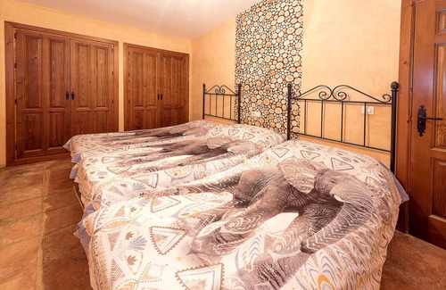 Huetor Santillan Casa | CASA EL CIPRÉS/ CASERÍO DEL COLMENAR