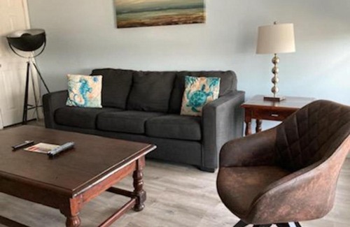 Corpus Christi Casa | El Constante 128K