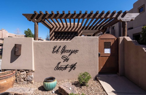 Downtown Santa Fe Casa | El Corazon by VTrips
