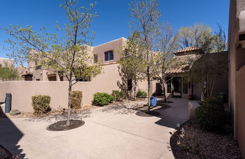 Downtown Santa Fe Casa | El Corazon by VTrips