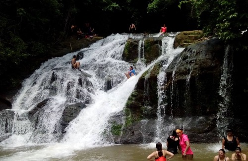 Platanillo Casa | Cabaña El Tucan con vista a la montaña