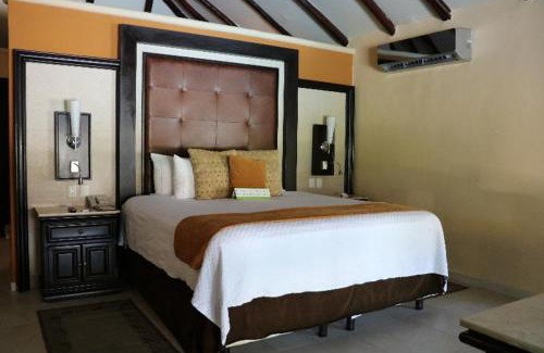 Villa Juarez Complejo | El Dorado Casitas Royale, Catamarán, Cenote, All & More Inclusive - Adults Only