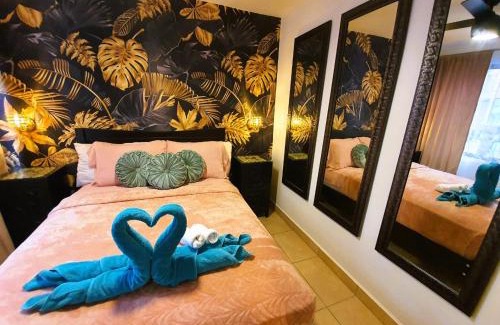 Barrio Ricos y Famosos Apartamento | El Encanto Condominiums