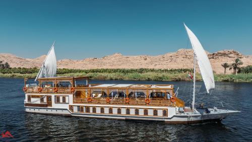 Nile River Luxor Alquiler De Eote | EL Hanim Dahabeeyah