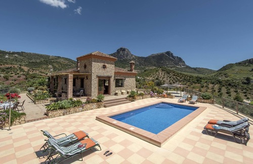 El Gastor Villa | El Huertecillo - Tres Habitaciones Villa, Capacidad 6