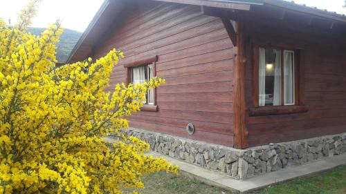 Lago Puelo Casa | El Jarillal Chalet de Montaña a pasos del lago
