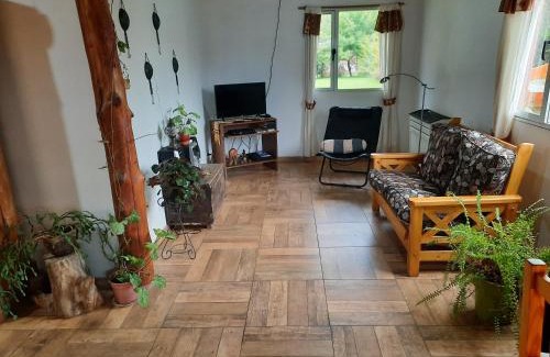 Lago Puelo Casa | El Jarillal Chalet de Montaña a pasos del lago