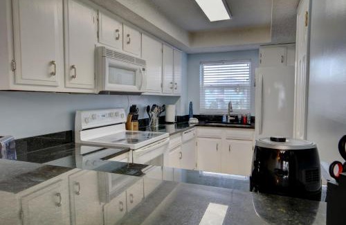 Fort Walton Beach Casa | El Matador 327 - Great views of the pool and Gulf of Mexico