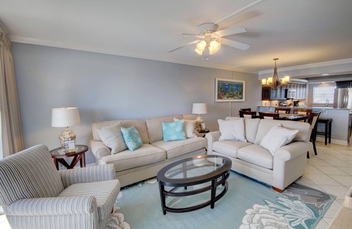 Harold Condominio | 2BR / 2BA - frente del Golfo con hermosas vistas del Golfo y piscina