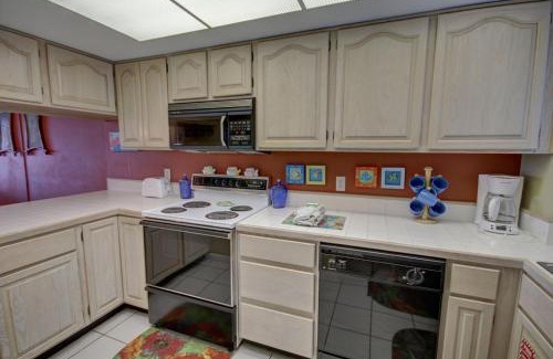 Fort Walton Beach Casa | El Matador 547 - Beautiful water views and close to all amenities of El Matador
