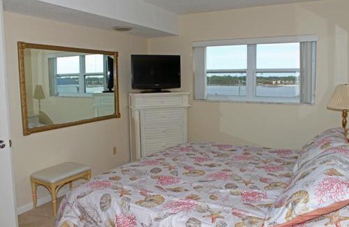 Fort Walton Beach Casa | El Matador 554 - Beautiful water views and close to all amenities of El Matador