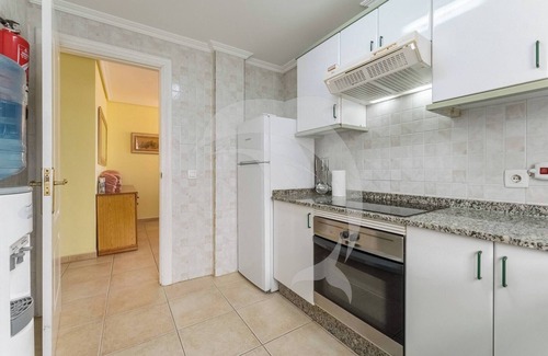 Arenas del Mar Apartamento | El Médano Apartment with Pool and Garden Views