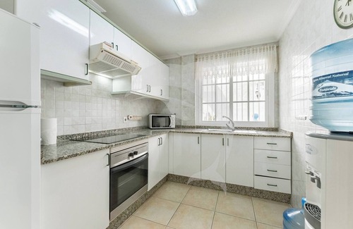 Arenas del Mar Apartamento | El Médano Apartment with Pool and Garden Views