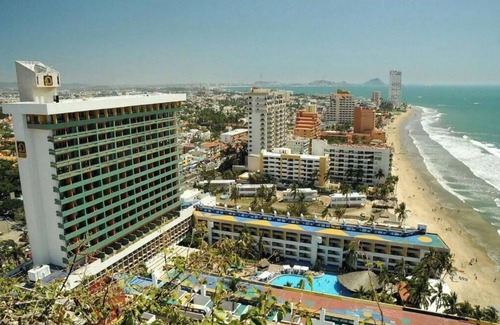 Las Gaviotas Apartamento | El Moro Tower el Cid at Mazatlan 2