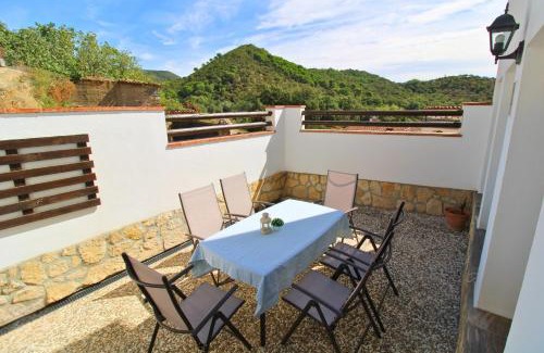 Linares de la Sierra Casa | El Naranjo Dulce by SIERRA VIVA
