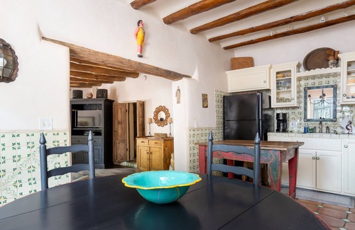Tesuque Casa | El Nido Lane Tesuque | Fireplaces, Walk to Plaza