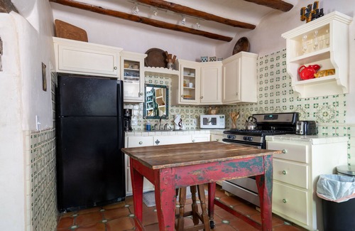 Tesuque Casa | El Nido Lane Tesuque | Fireplaces, Walk to Plaza
