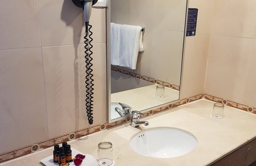 Tangier Hotel | Hotel El Oumnia Puerto & Spa