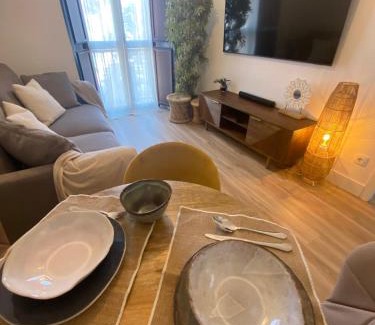 Centro histórico Apartamento | "El Paraguas del Antiguo" Parking privado gratuito-Tres dormitorios independientes