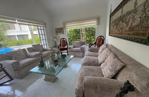 Girardot Casa | El Peñón golf course tennis BBQ private pool