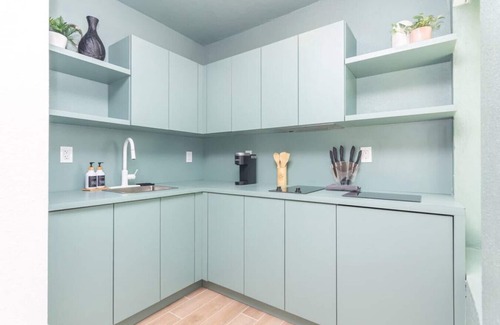 El Portal Apartamento | El Portal #2 · Newly Renovated Stylish Studio in El Portal #2