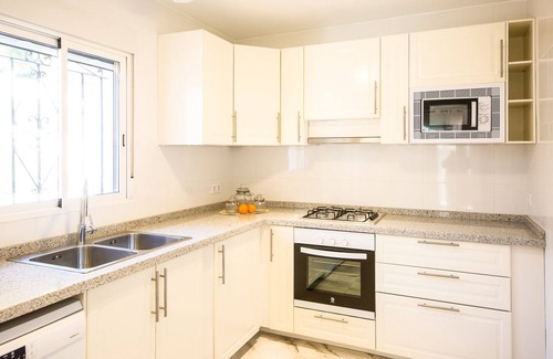 Arnella Villa | El Portet 8 camas, 6 baños, vista al mar, grandes terrazas, cocina de verano, cerca de la playa