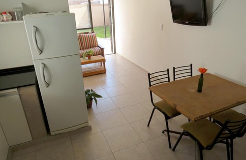 Centro de la ciudad de Mendoza Casa | El Prat, Casa 6ta Sección