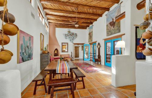 Driftwood Casa | El Ranchito on 578 Acres