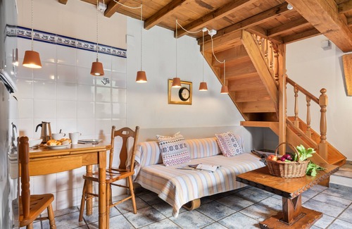 Santovena Casa | Pueblo con Vistas: Retiro y Descanso en los Picos de Europa.