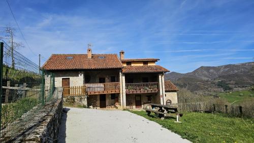 Onis Chalet De Esquí | El Rincon del Castro