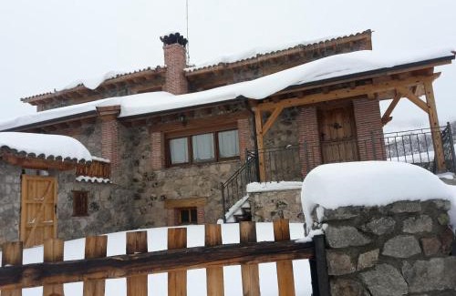 Hoyos del Collado Casa | El Rondillo de Gredos