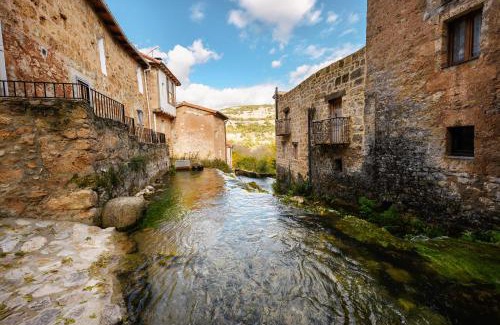 Orbaneja del Castillo Casa | El Salto del Agua Auténtico El Molino de la Cascada Orbaneja