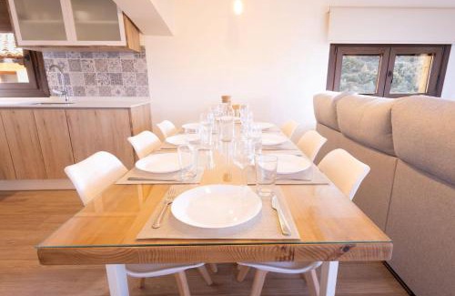 Beceite Apartamento | El sueño del Búho 4. Ático con chimenea y terraza.
