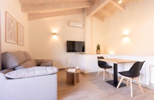 Beceite Apartamento | El sueño del Búho 6. Ático con chimena