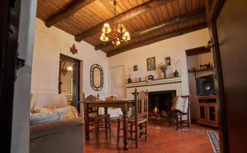 Fuenteheridos Casa | El Tragaluz I