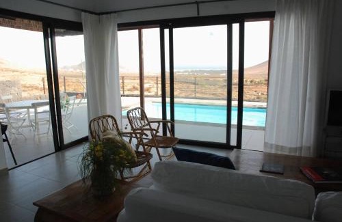 Nazaret Casa | EL TUCAN, Vistas en 3 dormitorios y piscina