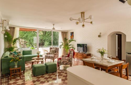 Nerul Apartamento | El Volar 2BHK Luxury Apartments 10 Minutes from Candolim Beach with Big common Pool, Fully Equipped Kitchen, 24x7 Security, Wifi