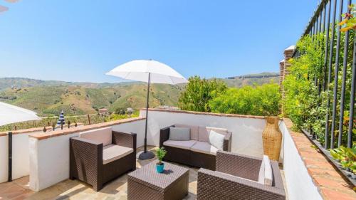 Almachar Casa | El Zorro Almáchar by Ruralidays