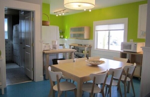 Elberta Casa | Elberta / Frankfort, Vistas al agua, cerca de la playa, capacidad para 8, $ 1300 / wk