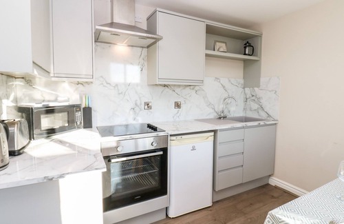 Richmond Cabaña | ELDER COTTAGE, pet friendly, with a garden in Eppleby