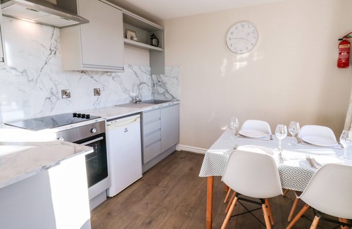 Richmond Cabaña | ELDER COTTAGE, pet friendly, with a garden in Eppleby