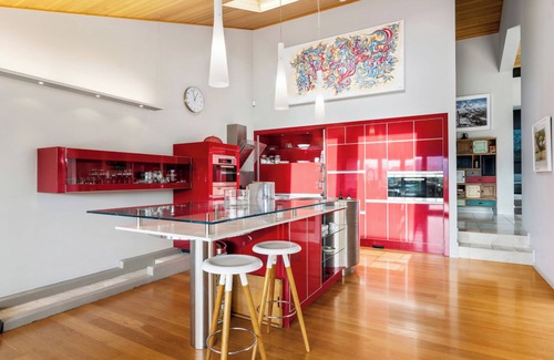 Wanaka Casa | Elderberry Wine - Wanaka Holiday Home
