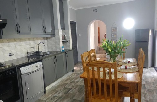 Randpark Ridge Casa | Elderie BnB
