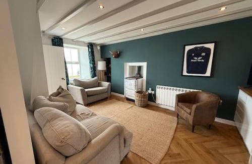 Corrie Casa | Eldon Cottage