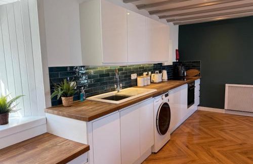 Corrie Casa | Eldon Cottage