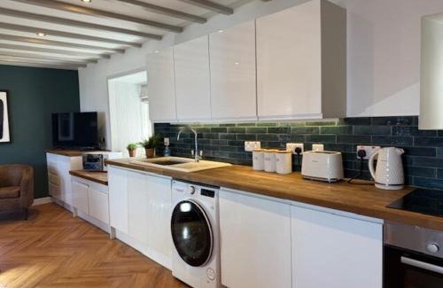 Corrie Casa | Eldon Cottage