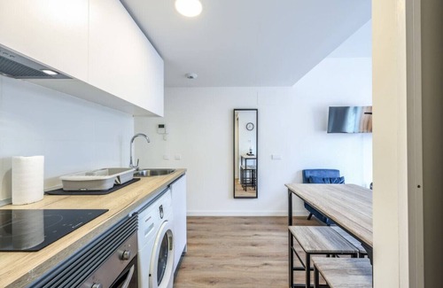 San Sebastián de los Reyes Apartamento | Elegant Studio with Private Terrace by RentitUP