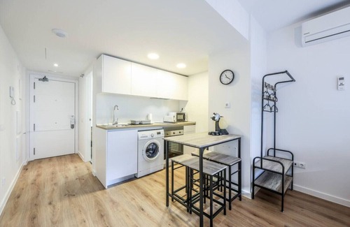 San Sebastián de los Reyes Apartamento | Elegant Studio with Private Terrace by RentitUP