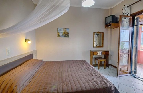 Agios Georgios Pagon Apartamento | Eleana apartment 8 floor - with sea view, direct beach location in Agios Georgios Pagi