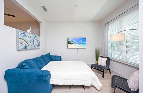 East Ybor Apartamento | Electric, Chic, YBor, Channelside, 1BR - 5 ppl